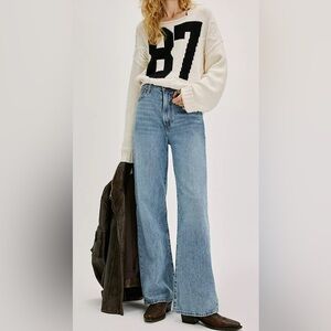 Levi’s Ribcage Wide Leg light wash jeans size 26